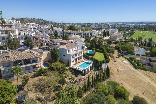 6 bedroom Villa for sale in Mijas with pool - € 1,790,000 (Ref: 10041513)