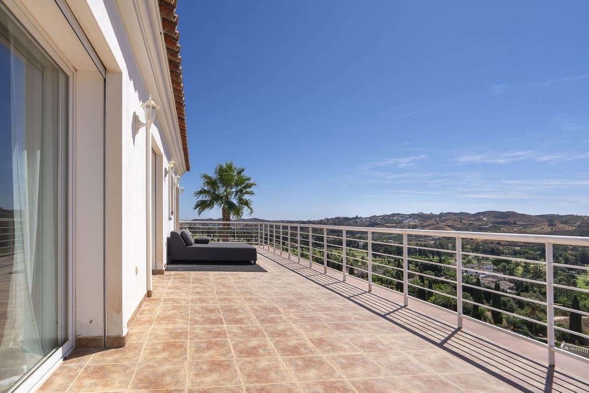 6 bedroom Villa for sale in Mijas with pool - € 1,790,000 (Ref: 10041513)
