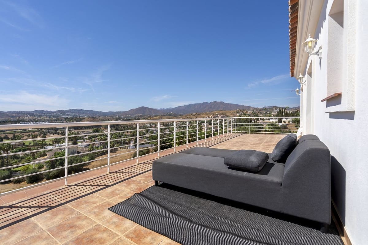 6 bedroom Villa for sale in Mijas with pool - € 1,790,000 (Ref: 10041513)