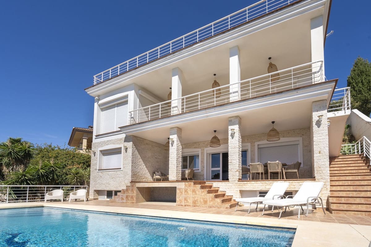 6 bedroom Villa for sale in Mijas with pool - € 1,790,000 (Ref: 10041513)
