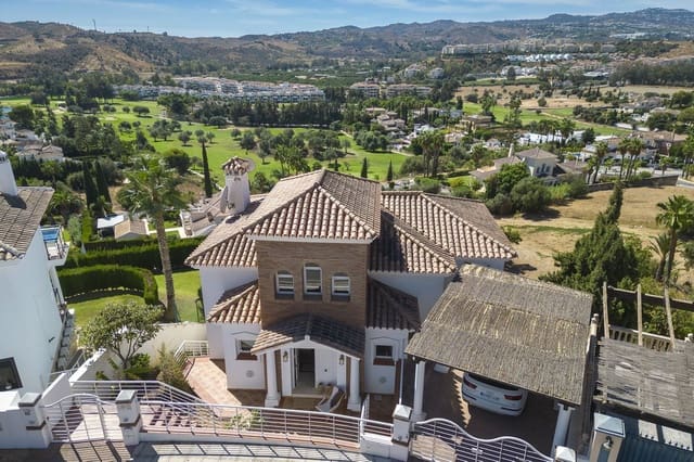 6 bedroom Villa for sale in Mijas with pool - € 1,790,000 (Ref: 10041513)