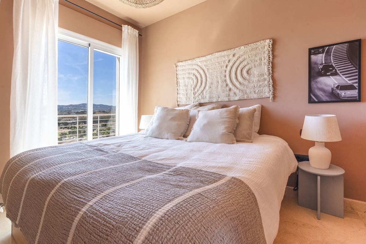 6 bedroom Villa for sale in Mijas with pool - € 1,790,000 (Ref: 10041513)
