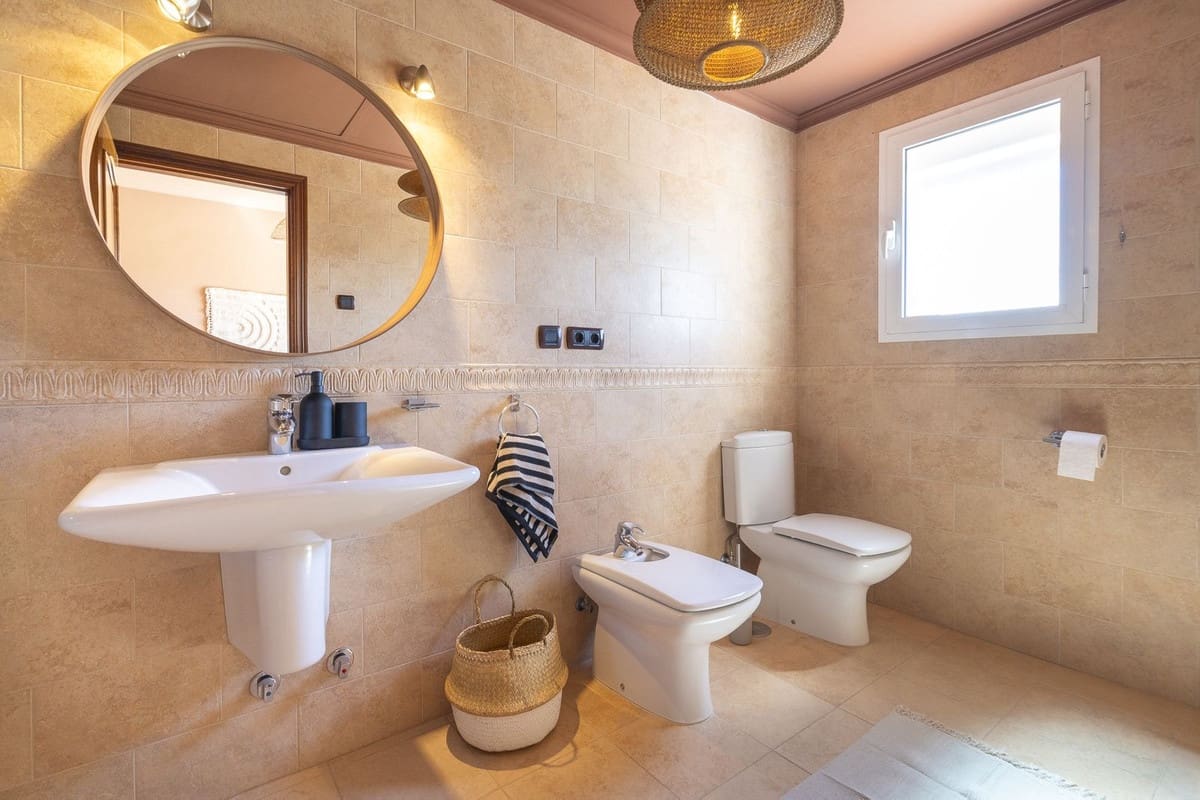 6 bedroom Villa for sale in Mijas with pool - € 1,790,000 (Ref: 10041513)
