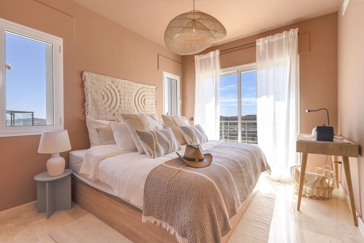 6 bedroom Villa for sale in Mijas with pool - € 1,790,000 (Ref: 10041513)