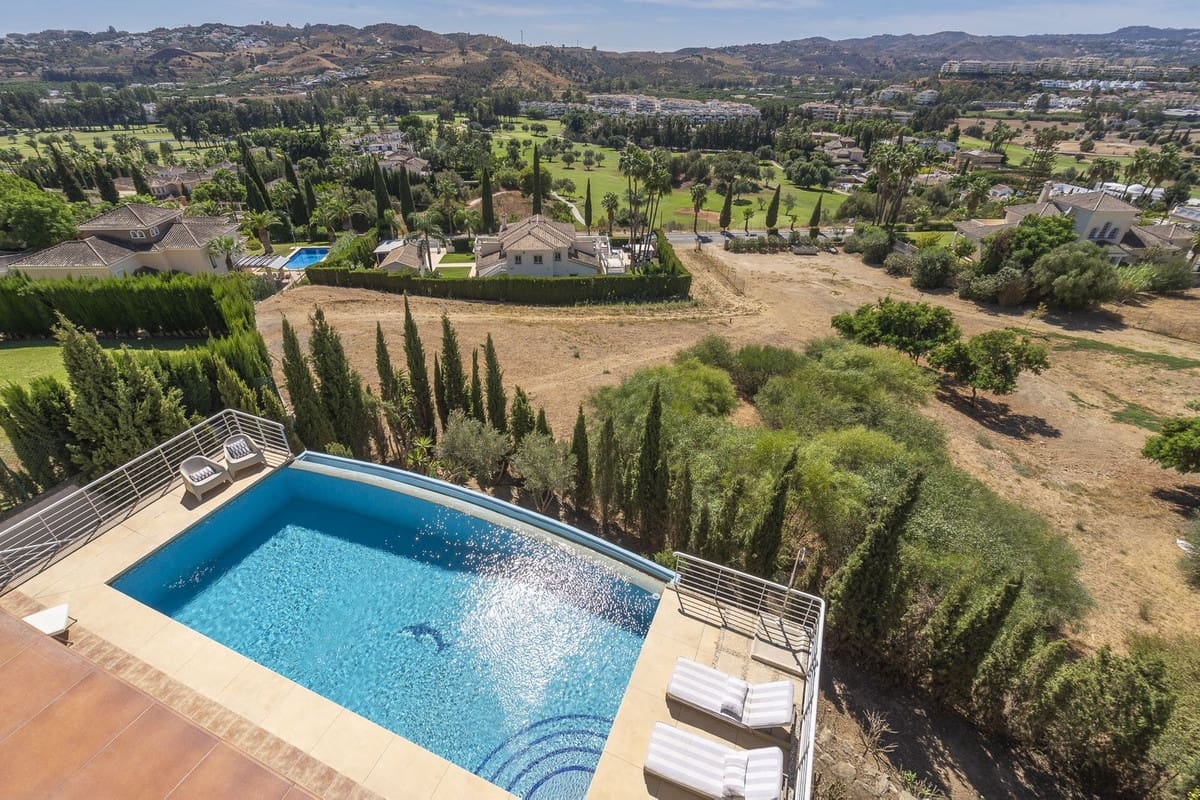 6 bedroom Villa for sale in Mijas with pool - € 1,790,000 (Ref: 10041513)