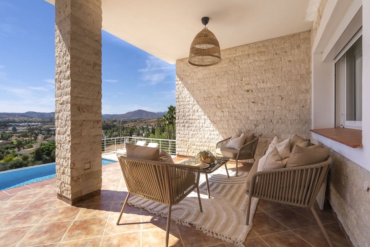 6 bedroom Villa for sale in Mijas with pool - € 1,790,000 (Ref: 10041513)