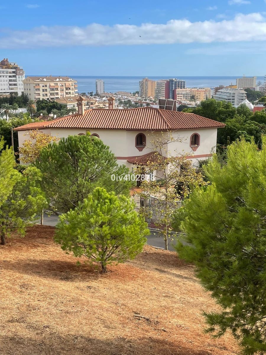 6 bedroom Villa for sale in Benalmadena Costa with pool garage - € 1,790,000 (Ref: 10041514)