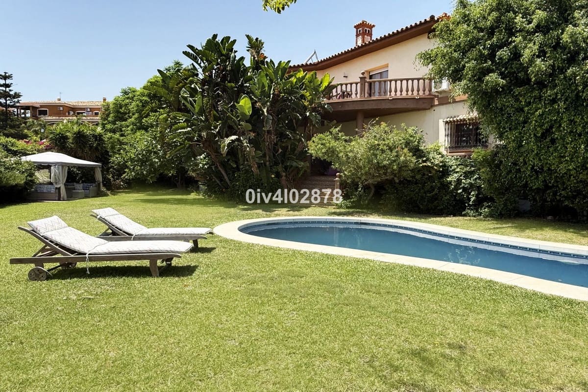 6 bedroom Villa for sale in Benalmadena Costa with pool garage - € 1,790,000 (Ref: 10041514)