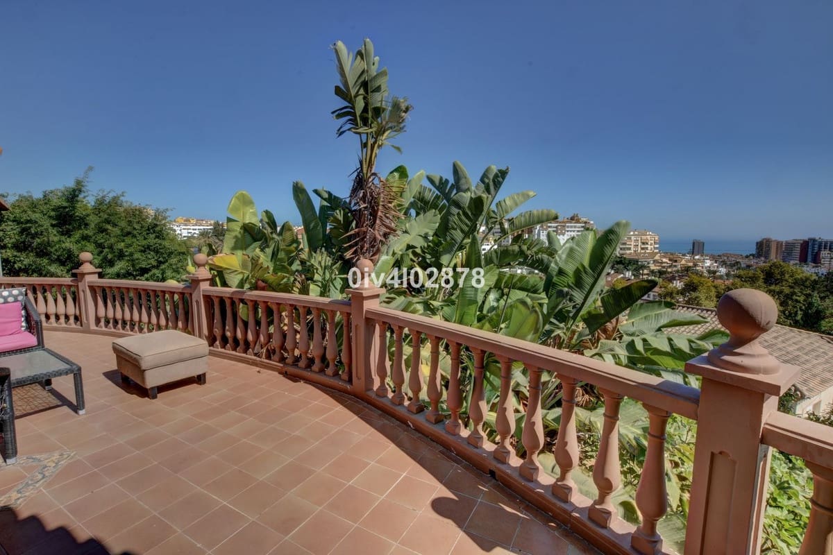 6 bedroom Villa for sale in Benalmadena Costa with pool garage - € 1,790,000 (Ref: 10041514)