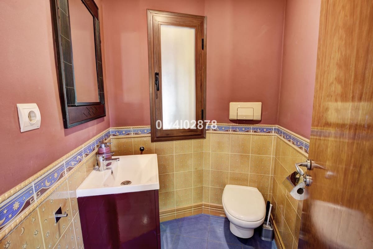 6 bedroom Villa for sale in Benalmadena Costa with pool garage - € 1,790,000 (Ref: 10041514)