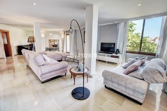 6 chambre Villa/Maison à vendre à Benalmadena Costa, Benalmádena avec piscine garage - 1 790 000 € (Ref: 10041514)
