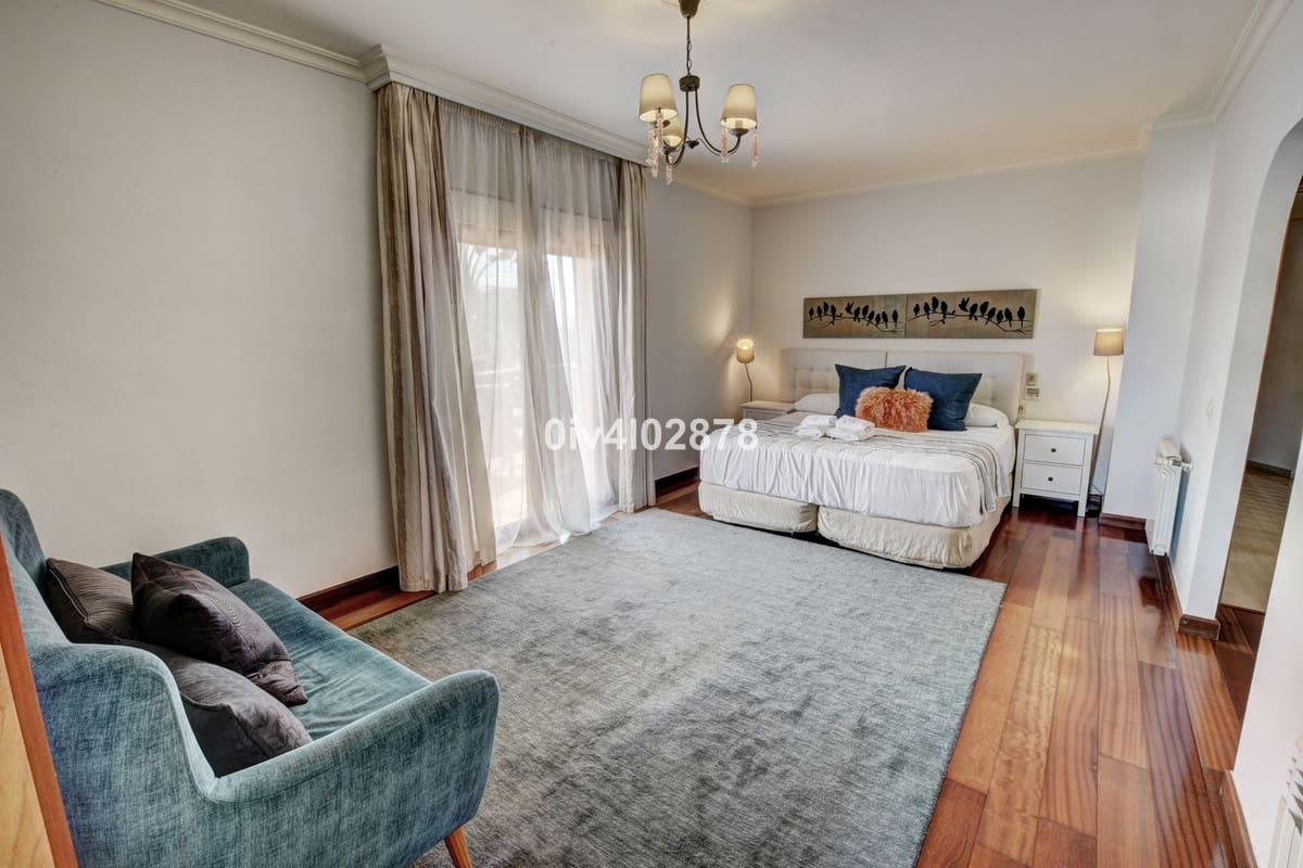 6 bedroom Villa for sale in Benalmadena Costa with pool garage - € 1,790,000 (Ref: 10041514)