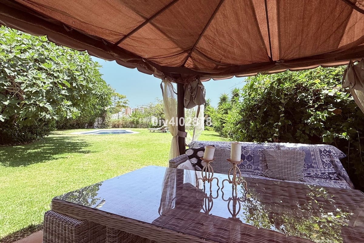 6 bedroom Villa for sale in Benalmadena Costa with pool garage - € 1,790,000 (Ref: 10041514)