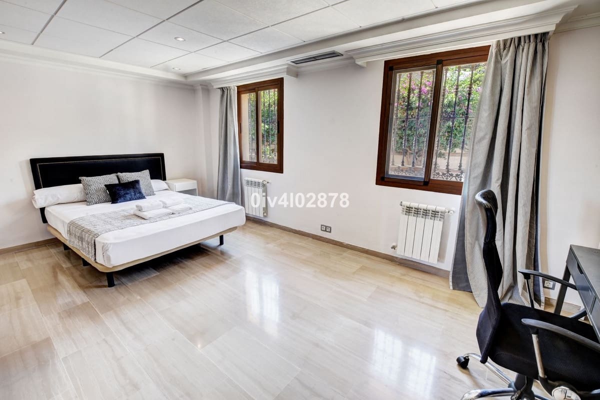 6 bedroom Villa for sale in Benalmadena Costa with pool garage - € 1,790,000 (Ref: 10041514)