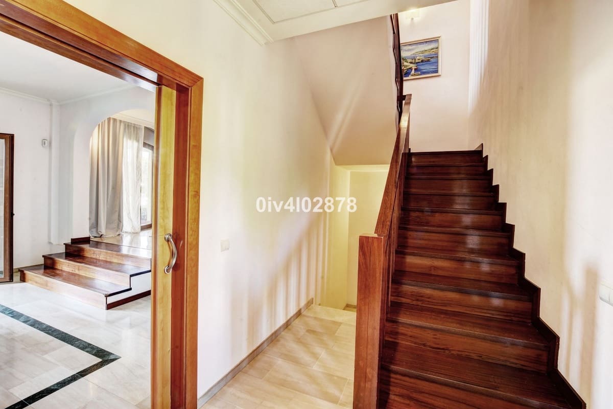 6 bedroom Villa for sale in Benalmadena Costa with pool garage - € 1,790,000 (Ref: 10041514)