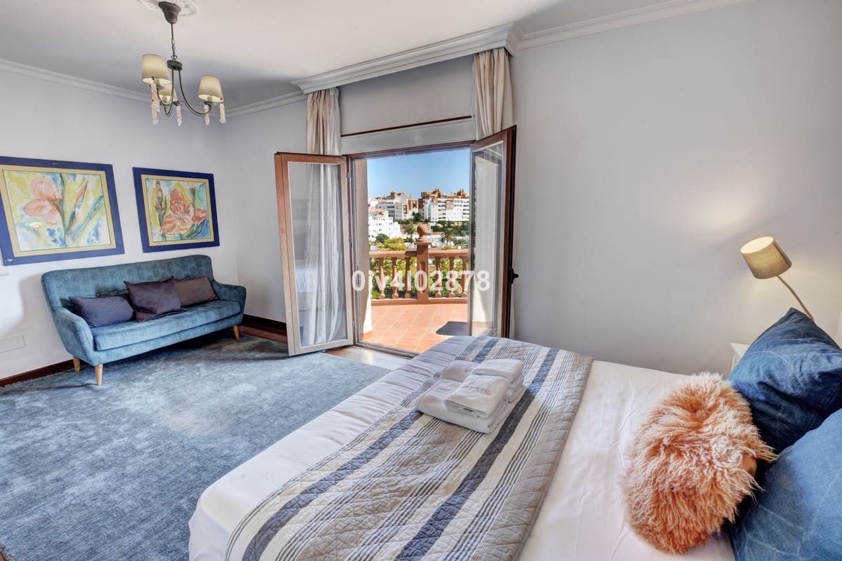 6 bedroom Villa for sale in Benalmadena Costa with pool garage - € 1,790,000 (Ref: 10041514)