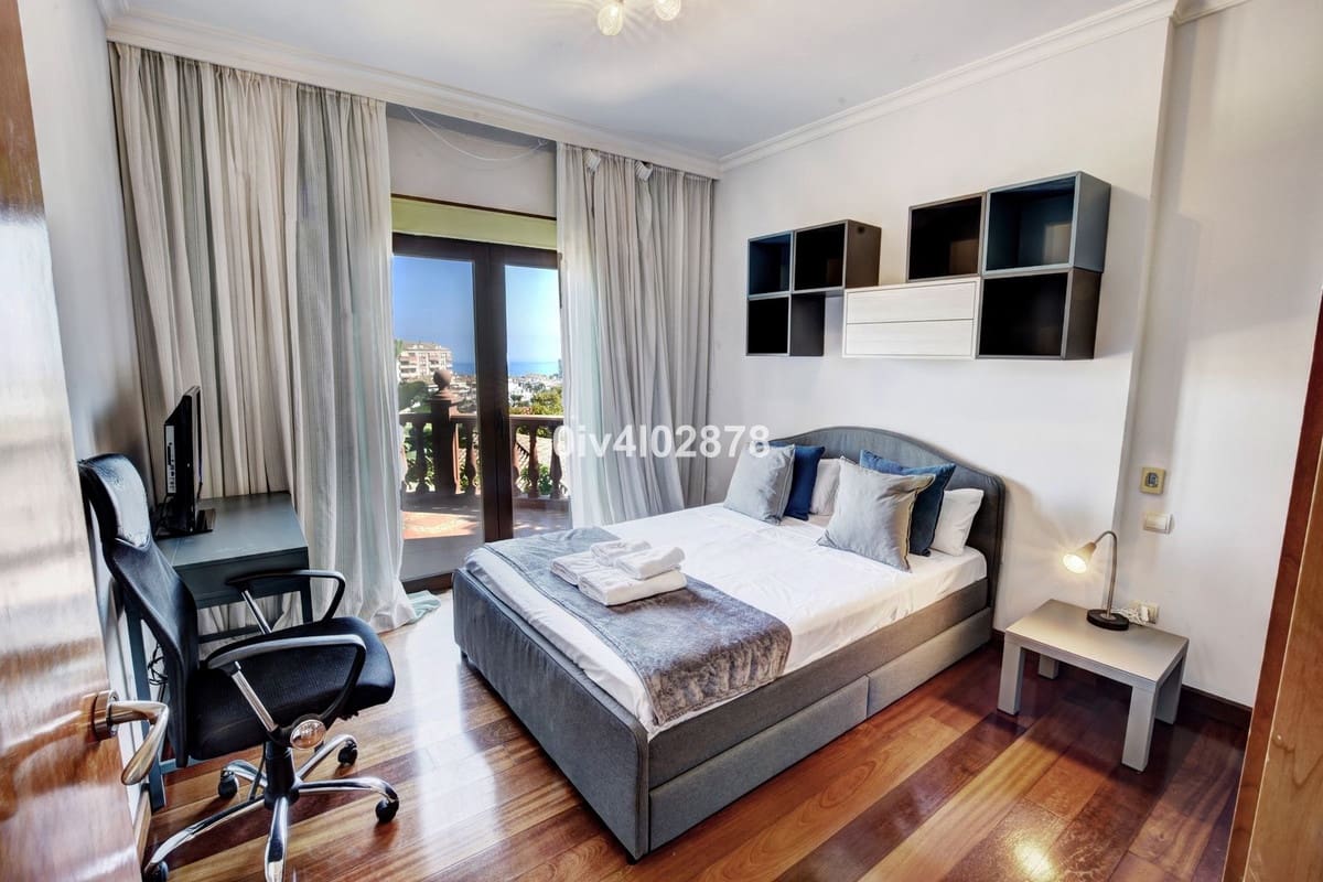 6 bedroom Villa for sale in Benalmadena Costa with pool garage - € 1,790,000 (Ref: 10041514)