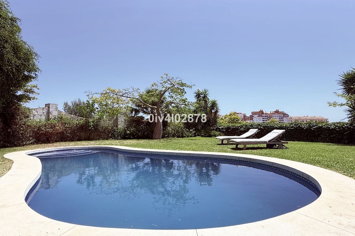 6 bedroom Villa for sale in Benalmadena Costa with pool garage - € 1,790,000 (Ref: 10041514)