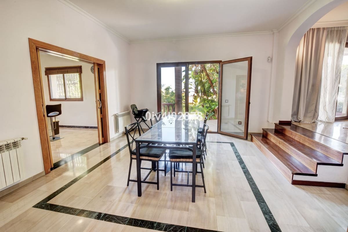 6 Zimmer Villa zu verkaufen in Benalmadena Costa mit Pool Garage - 1.790.000 € (Ref: 10041514)