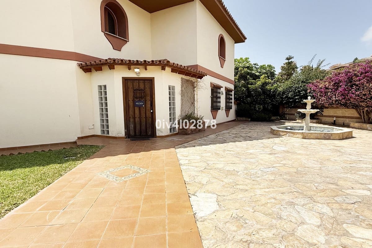 6 Zimmer Villa zu verkaufen in Benalmadena Costa mit Pool Garage - 1.790.000 € (Ref: 10041514)