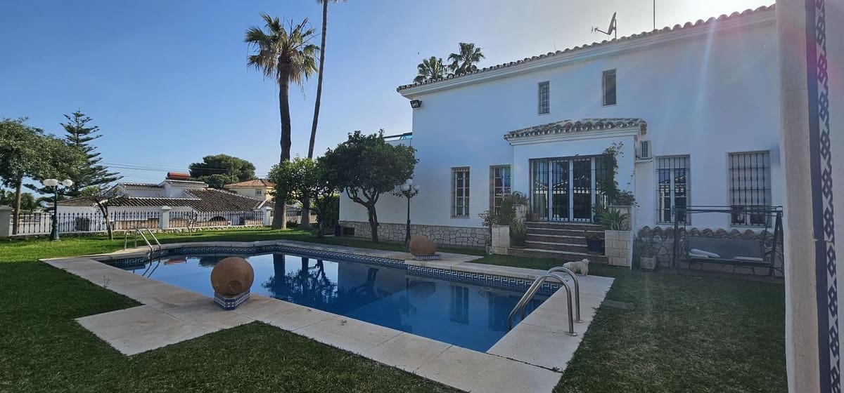 6 bedroom Villa for sale in Arroyo de la Miel with pool garage - € 1,750,000 (Ref: 10041516)