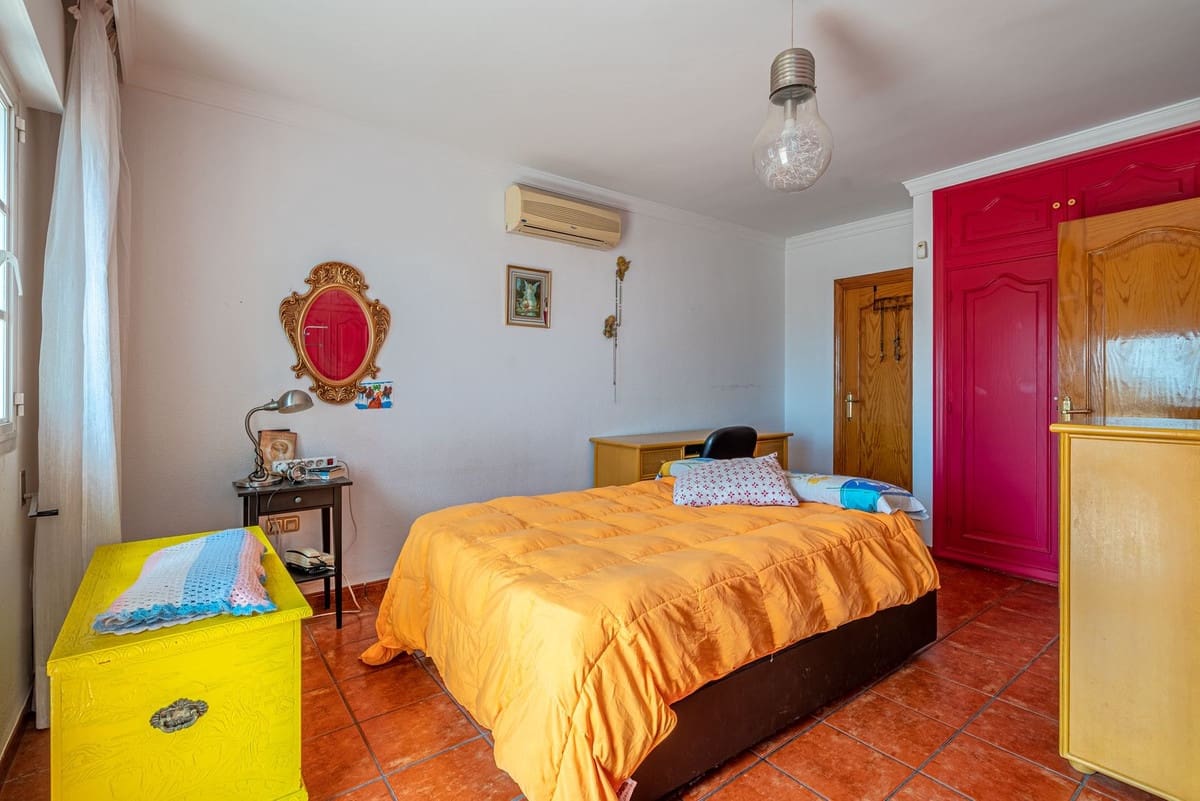 6 bedroom Villa for sale in Arroyo de la Miel with pool garage - € 1,750,000 (Ref: 10041516)