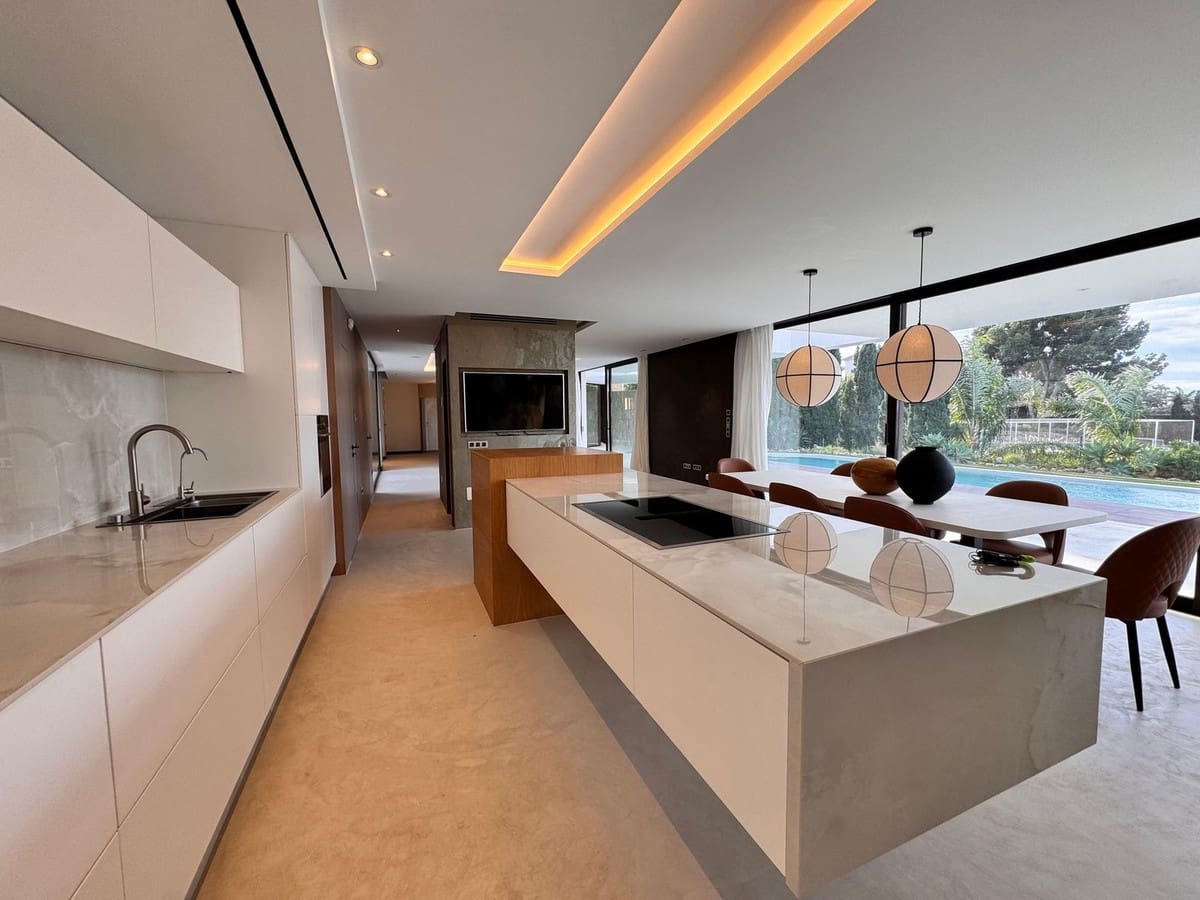 Chalet de 3 habitaciones en Fuengirola en venta con piscina garaje - 1.750.000 € (Ref: 10041518)