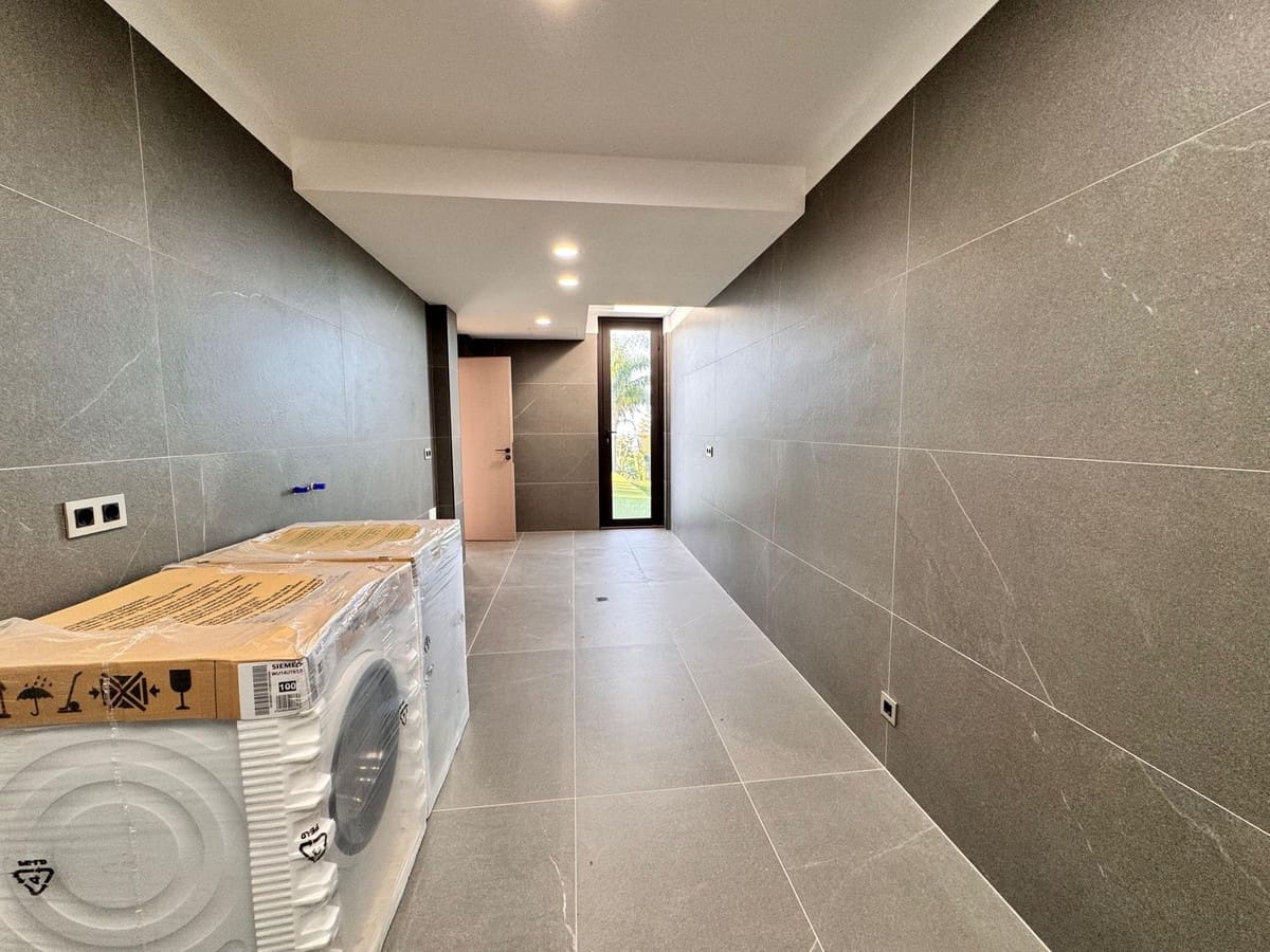 Chalet de 3 habitaciones en Fuengirola en venta con piscina garaje - 1.750.000 € (Ref: 10041518)