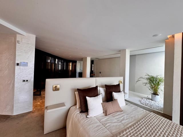 Chalet de 3 habitaciones en El Higuerón, Fuengirola en venta con piscina garaje - 1.750.000 € (Ref: 10041518)