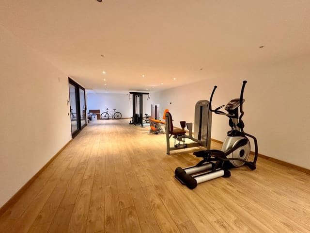 Chalet de 3 habitaciones en El Higuerón, Fuengirola en venta con piscina garaje - 1.750.000 € (Ref: 10041518)
