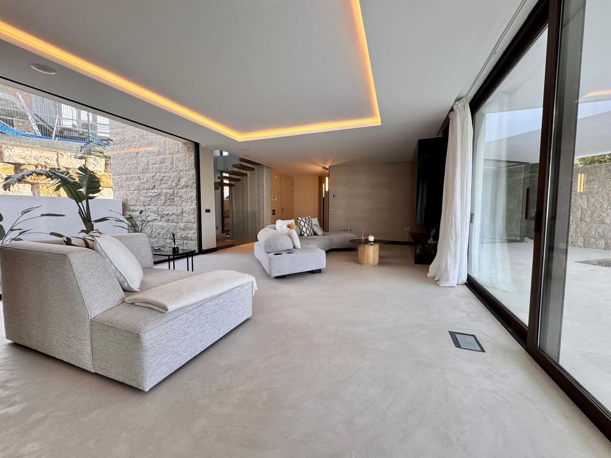 Chalet de 3 habitaciones en Fuengirola en venta con piscina garaje - 1.750.000 € (Ref: 10041518)