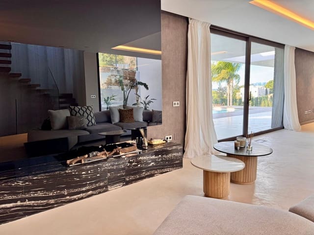 Chalet de 3 habitaciones en El Higuerón, Fuengirola en venta con piscina garaje - 1.750.000 € (Ref: 10041518)