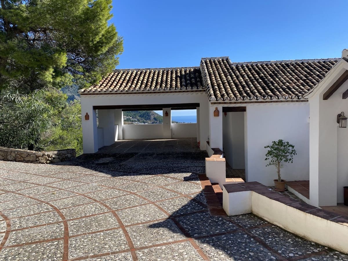 4 makuuhuone Huvila myytävänä paikassa Mijas mukana uima-altaan 
autotalli - 1 750 000 € (Ref: 10041519)