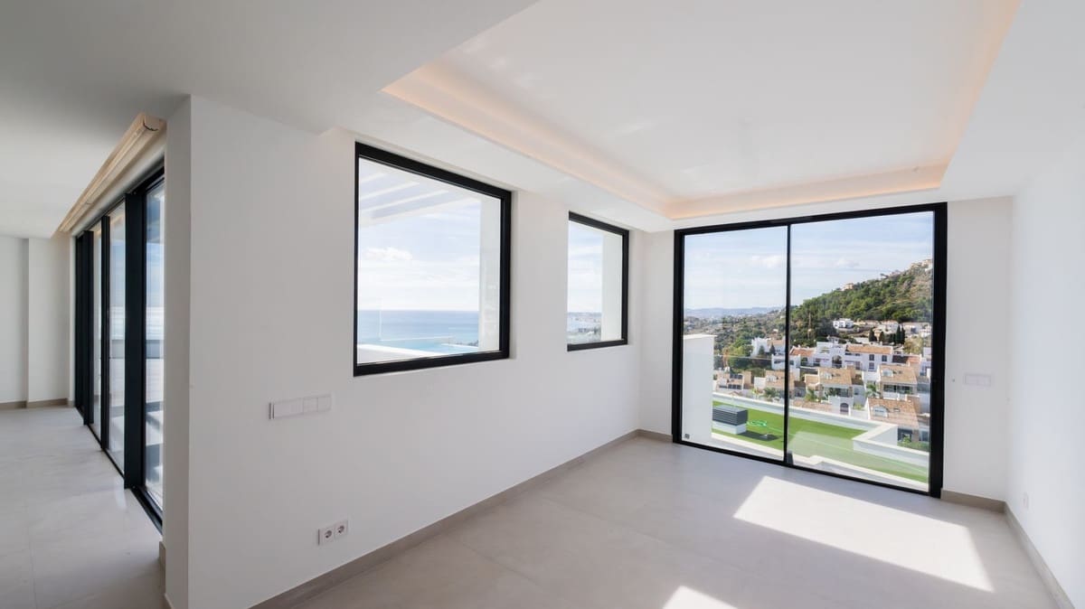 4 makuuhuone Huvila myytävänä paikassa Benalmadena mukana uima-altaan 
autotalli - 1 899 000 € (Ref: 10041525)
