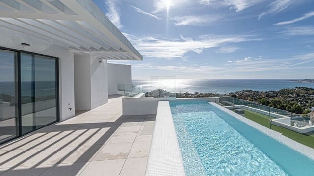 4 makuuhuone Huvila myytävänä paikassa Benalmádena - 1 899 000 € (Ref: 10041525)