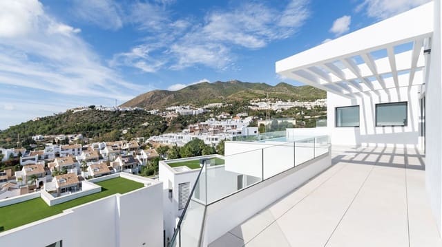 4 makuuhuone Huvila myytävänä paikassa Benalmádena - 1 899 000 € (Ref: 10041525)