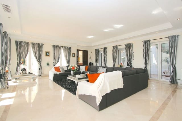 4 soveværelse Villa til salg i Mijas med swimmingpool garage - € 1.850.000 (Ref: 10041526)
