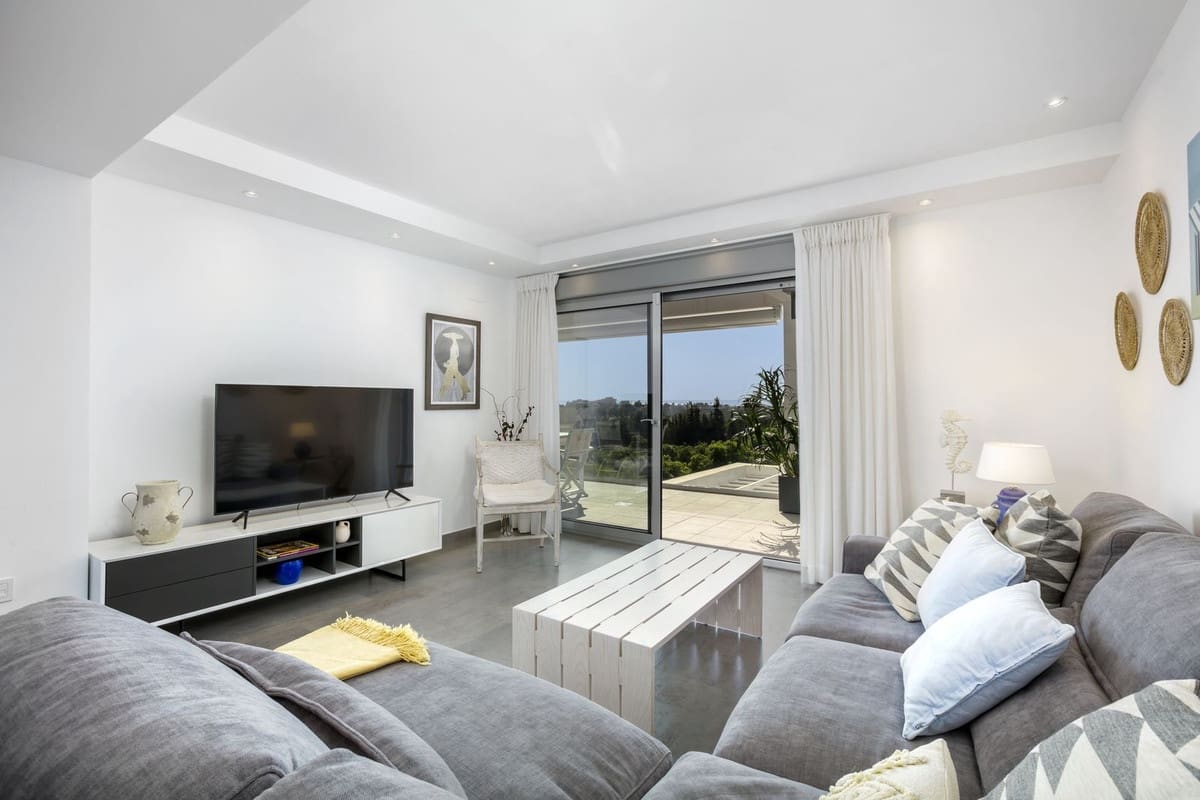 2 sovrum Lägenhet till salu i Estepona med pool garage - 675 000 € (Ref: 10041654)
