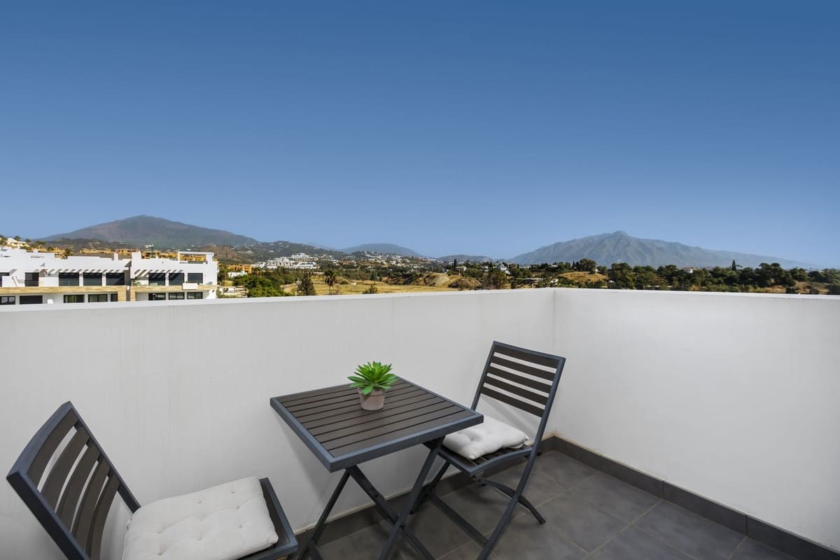 2 sovrum Lägenhet till salu i Estepona med pool garage - 675 000 € (Ref: 10041654)