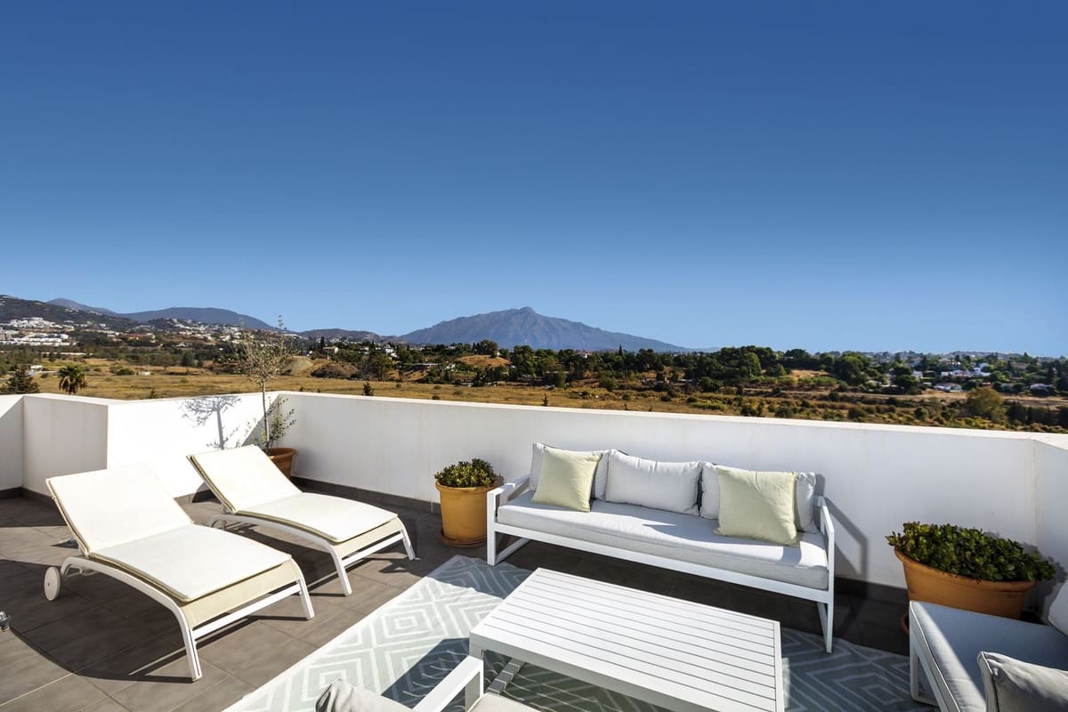 2 sovrum Lägenhet till salu i Estepona med pool garage - 675 000 € (Ref: 10041654)