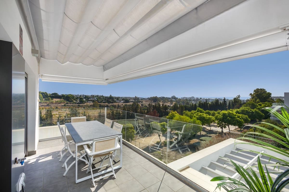 2 sovrum Lägenhet till salu i Estepona med pool garage - 675 000 € (Ref: 10041654)