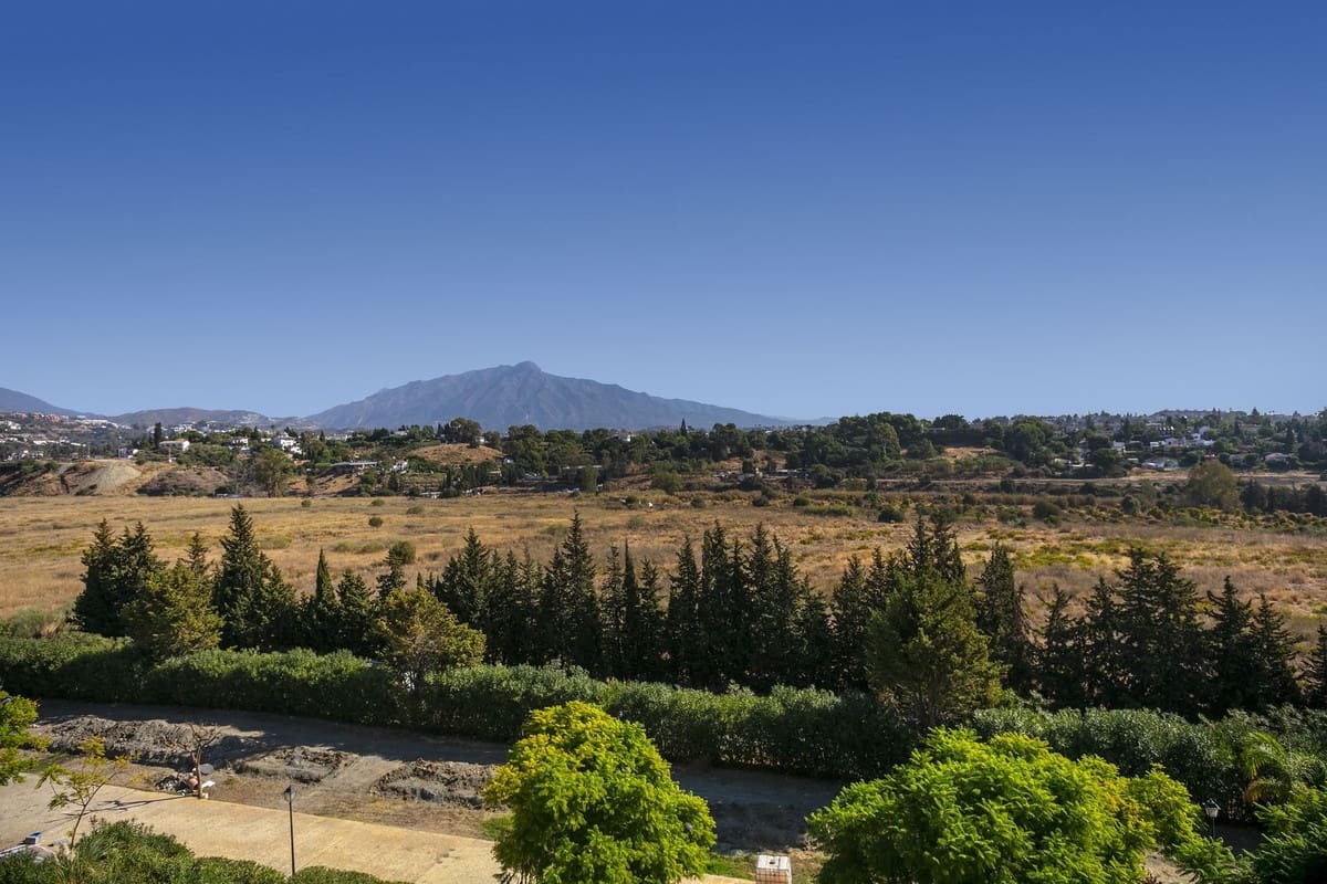 2 sovrum Lägenhet till salu i Estepona med pool garage - 675 000 € (Ref: 10041654)