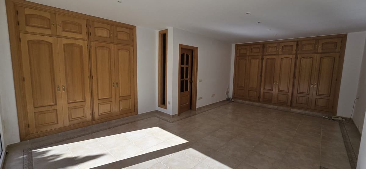 6 slaapkamer Villa te koop in Pinos de Alhaurin met zwembad garage - € 1.280.000 (Ref: 10041656)