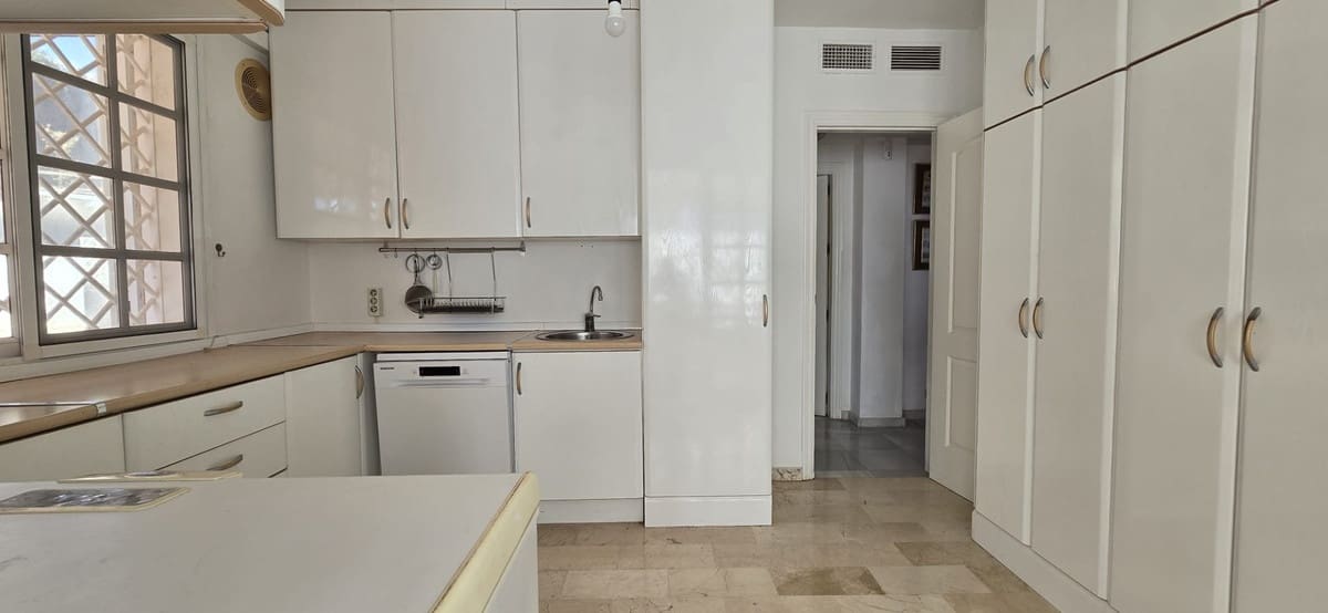 6 slaapkamer Villa te koop in Pinos de Alhaurin met zwembad garage - € 1.280.000 (Ref: 10041656)
