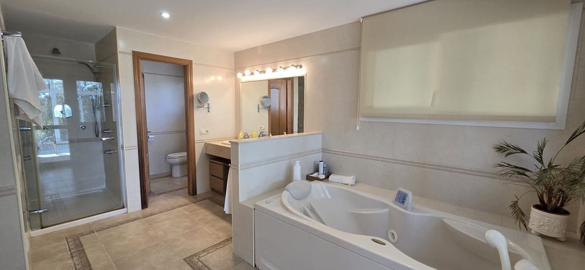 6 slaapkamer Villa te koop in Pinos de Alhaurin met zwembad garage - € 1.280.000 (Ref: 10041656)