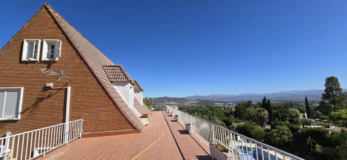 6 slaapkamer Villa te koop in Pinos de Alhaurin met zwembad garage - € 1.280.000 (Ref: 10041656)