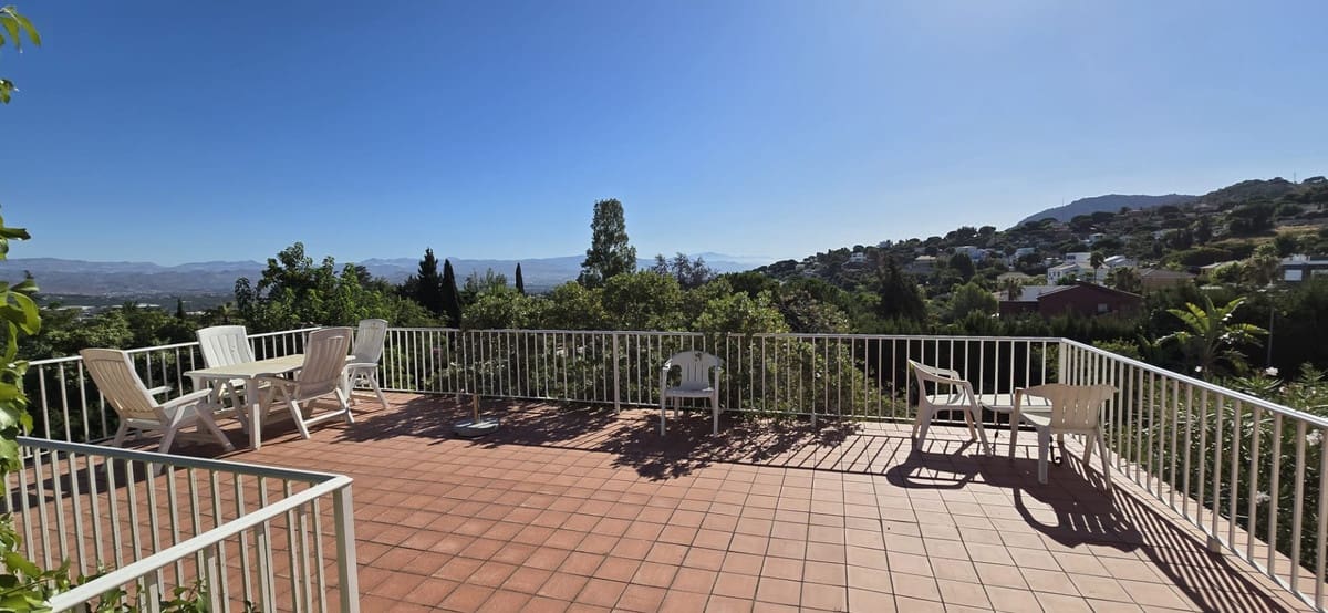6 slaapkamer Villa te koop in Pinos de Alhaurin met zwembad garage - € 1.280.000 (Ref: 10041656)