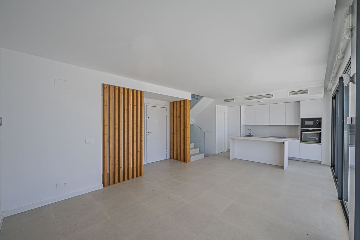 4 sypialnia Dom na sprzedaż w New Golden Mile z basenem garażem - 1 065 000 € (Ref: 10041657)