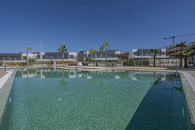 4 sypialnia Dom na sprzedaż w Nueva Atalaya, Estepona z basenem garażem - 1 065 000 € (Ref: 10041657)