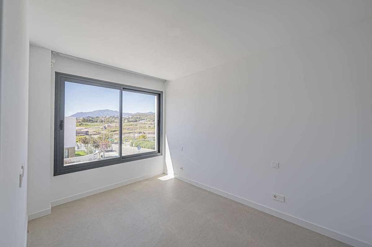 4 sypialnia Dom na sprzedaż w New Golden Mile z basenem garażem - 1 065 000 € (Ref: 10041657)